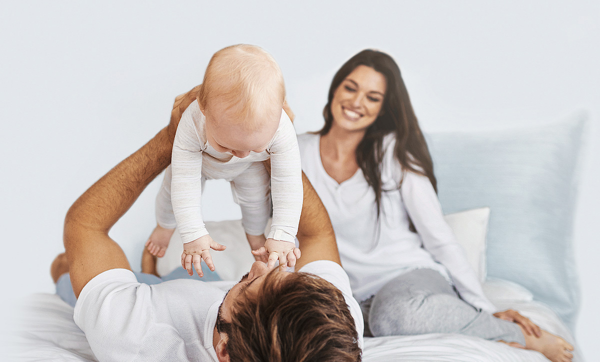 Familie mit Baby - OVA IVF Clinic Zurich - Kinderwunsch Zürich Familie mit Baby - OVA IVF Clinic Zurich - Kinderwunsch Zürich